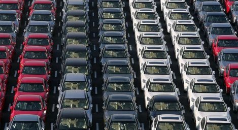 В Україну активно завозять машини з-за кордону